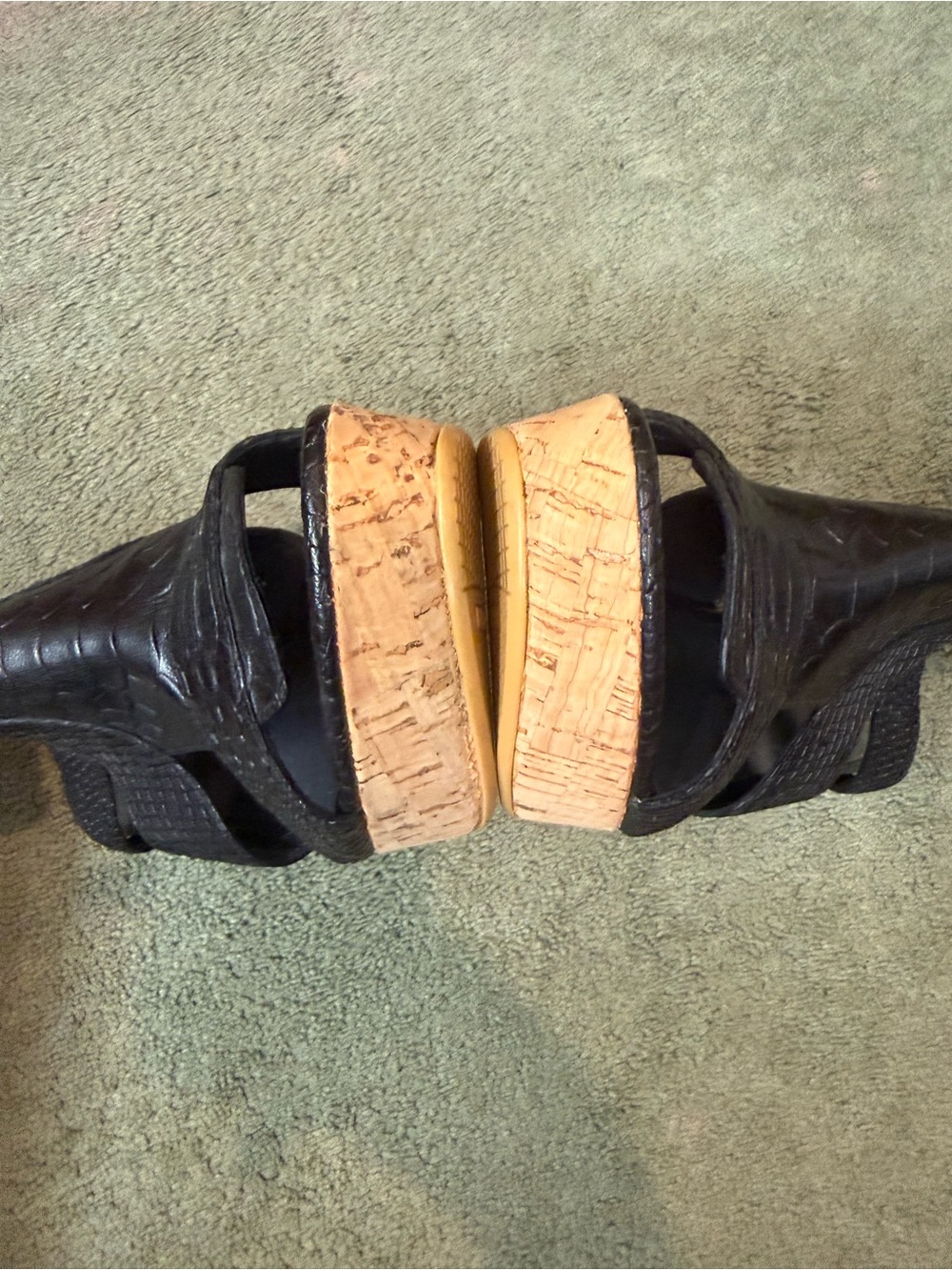 STUART WEITZMAN Black Leather Open-Toe Textured Wedge Sandals, BRAND NEW - Picture 2 of 7